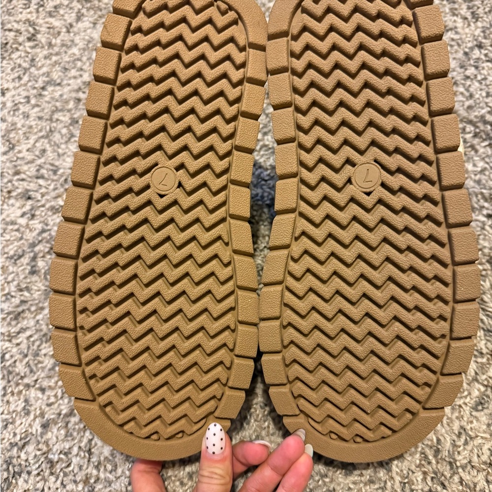 Platform Slippers - Picture 8 of 8